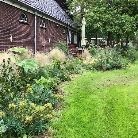Farmhouse بيت للعطل Midwoud